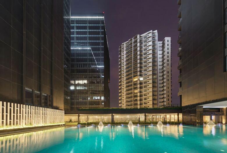 Wyndham Grand Yangon Hotel