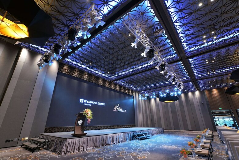 Wyndham Grand Yangon Hotel