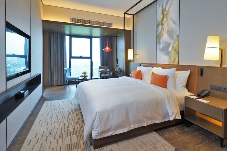 Wyndham Grand Yangon Hotel