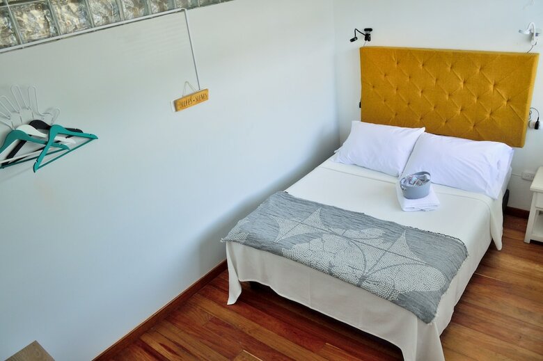 Hostal Mad Nomad Hostel