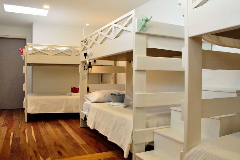 Hostal Mad Nomad Hostel