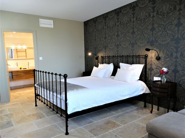 Hotel Chambre D'h�tes Ch�teau Montplaisir
