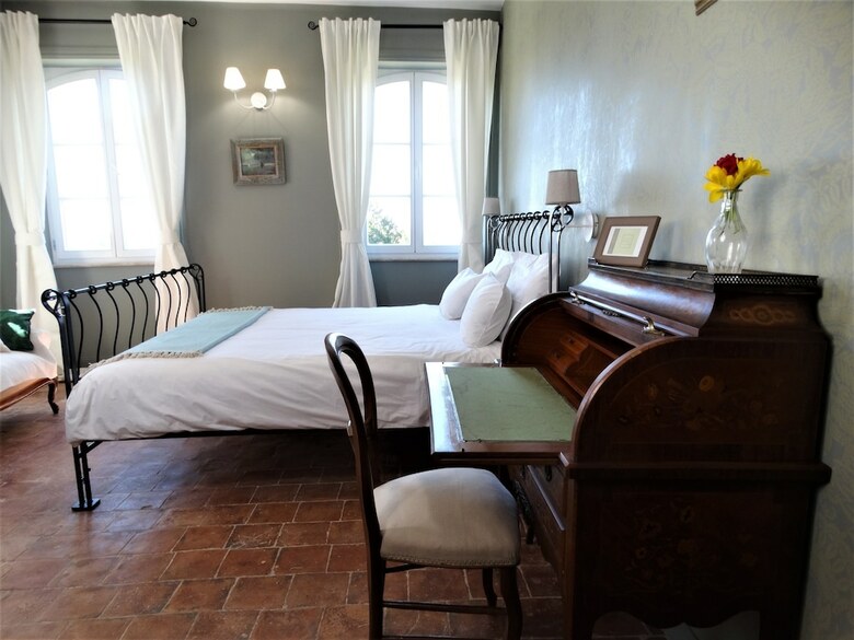 Hotel Chambre D'h�tes Ch�teau Montplaisir