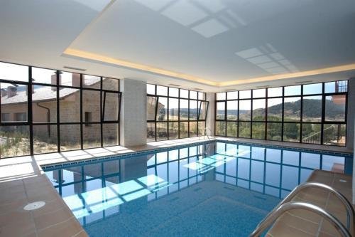 Apartamentos El Port�n De La Sierra