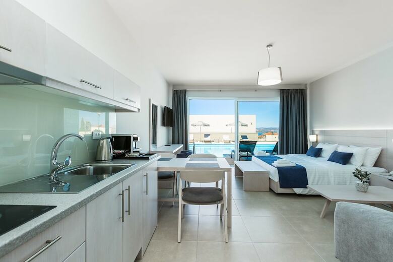 Sun And Sea Plus Resort Hotel