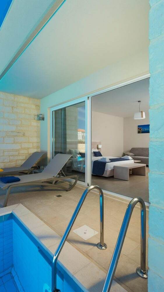 Sun And Sea Plus Resort Hotel