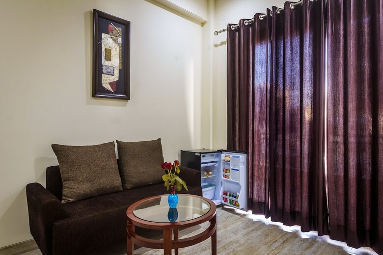 Quite Good House (Suite Hotel)