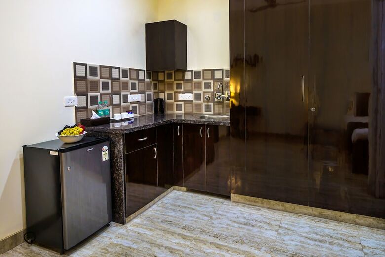 Quite Good House (Suite Hotel)