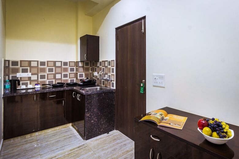 Quite Good House (Suite Hotel)