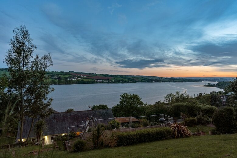 The Curlews - A Boutique Waterside Home