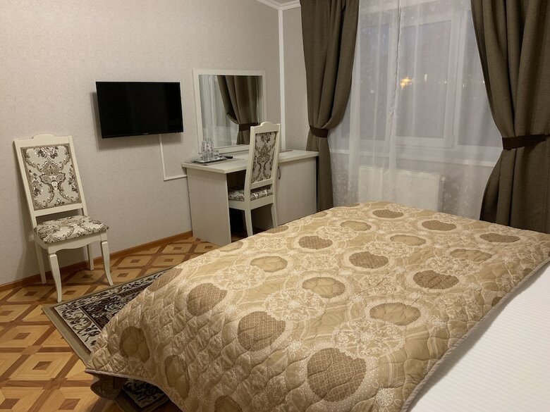 Hotel Mir