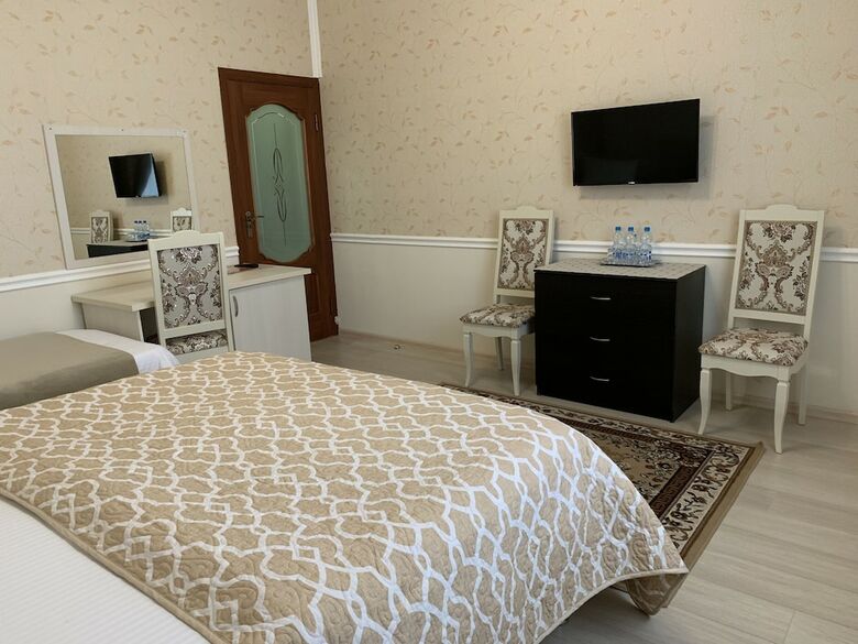 Hotel Mir