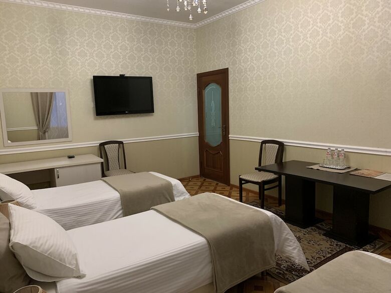 Hotel Mir