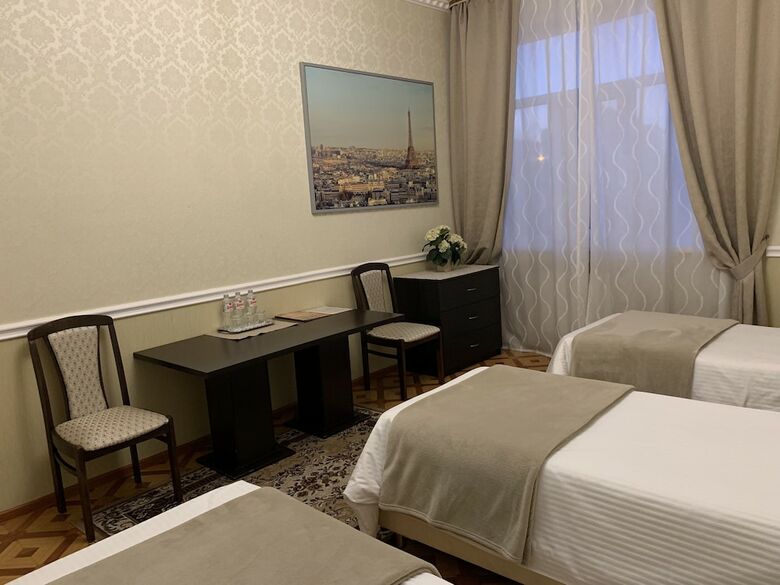 Hotel Mir
