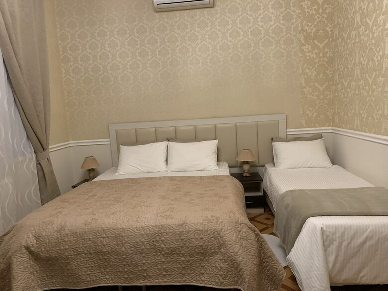 Hotel Mir