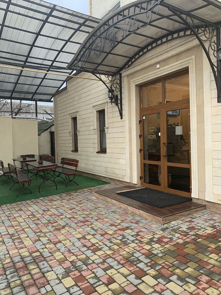 Hotel Mir