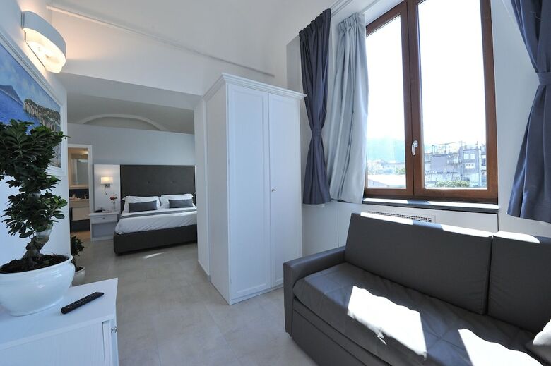Hotel Sorrento Bay