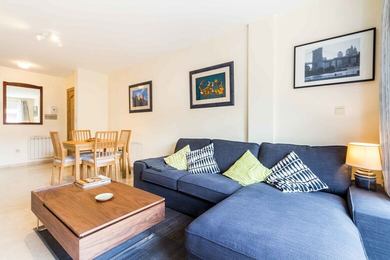 Apartamentos Paseo Del Sal�n