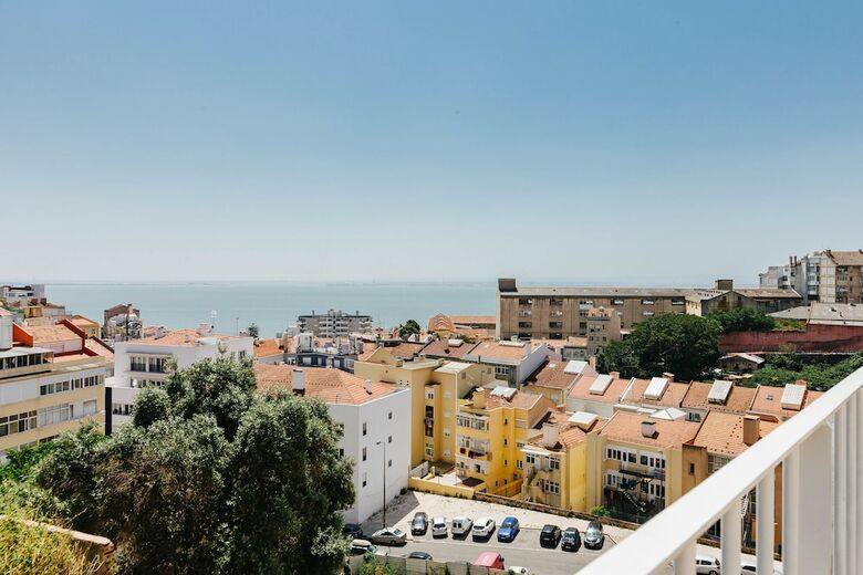 Apartamentos Rent4rest Lisbon Graca River View