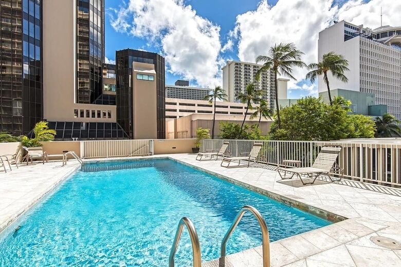Marine Surf Condo/free Parking/free Wifi/ 14