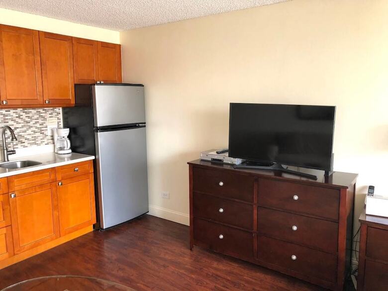 Marine Surf Condo/free Parking/free Wifi/ 14