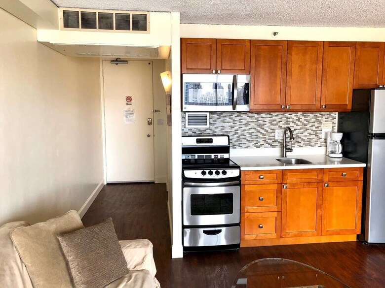 Marine Surf Condo/free Parking/free Wifi/ 14