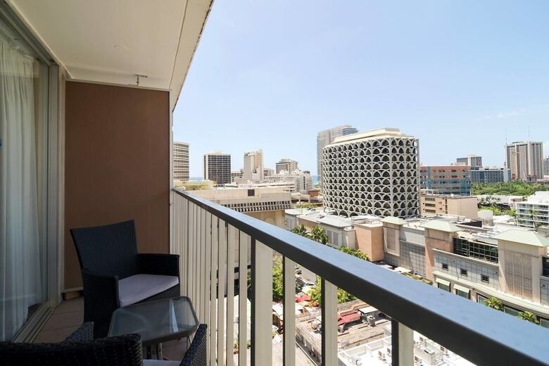 Marine Surf Condo/free Parking/free Wifi/ 14