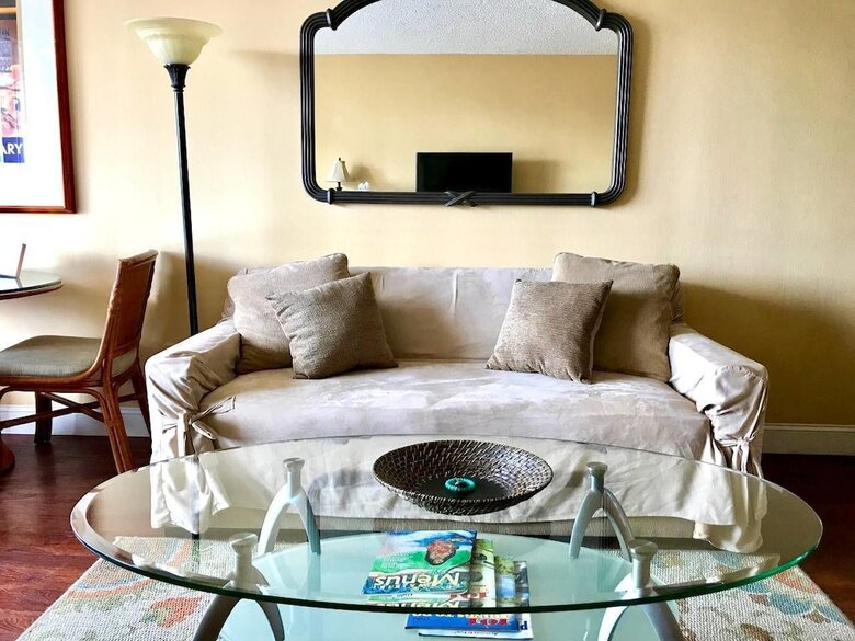 Marine Surf Condo/free Parking/free Wifi/ 14