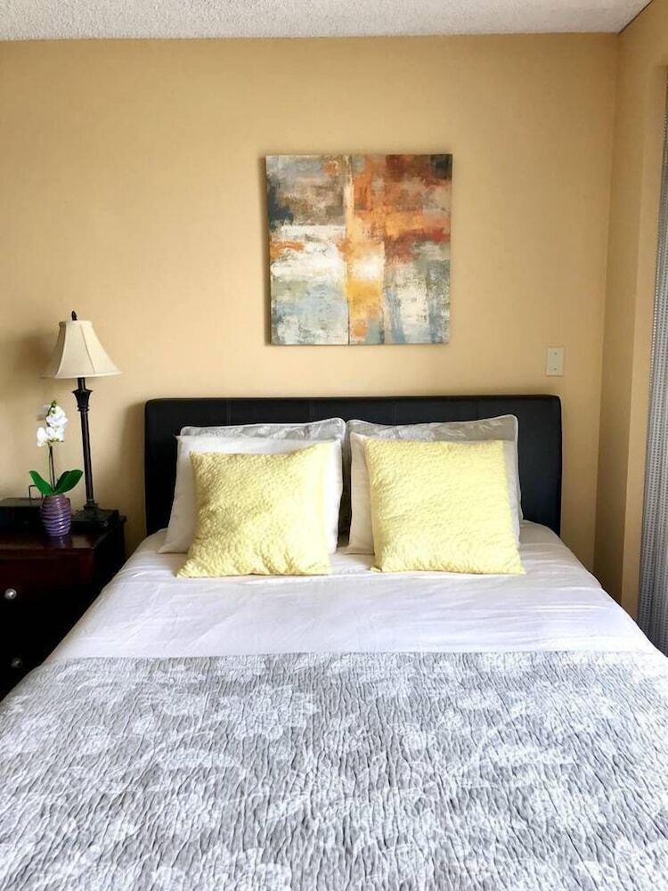 Marine Surf Condo/free Parking/free Wifi/ 14