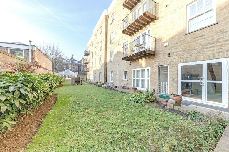 Spacious Apartment In Trendy Islington