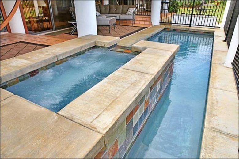 Rate Elegant Home With Hot Tub And Pool On Makai Golf Course