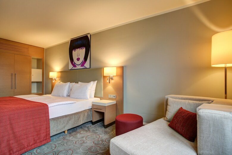 Fourside Hotel & Suites Vienna