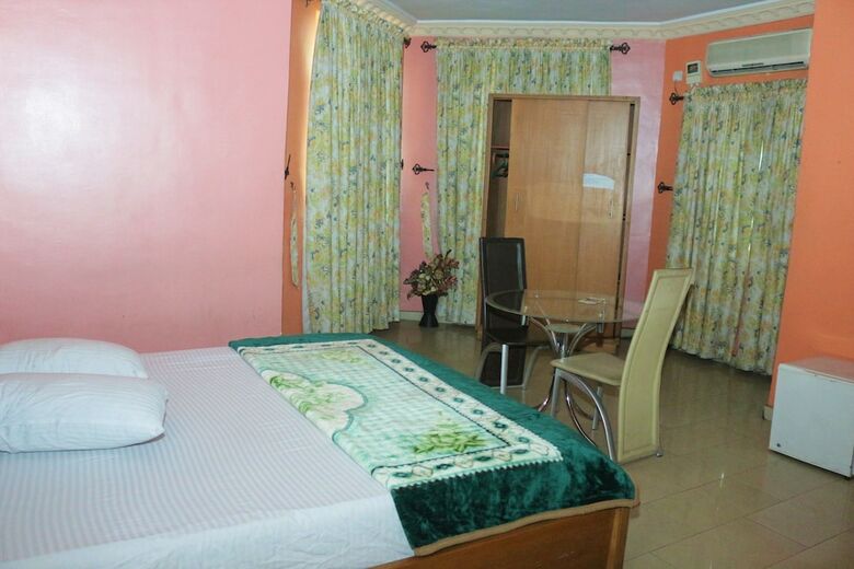 Hotel Chisam Suites