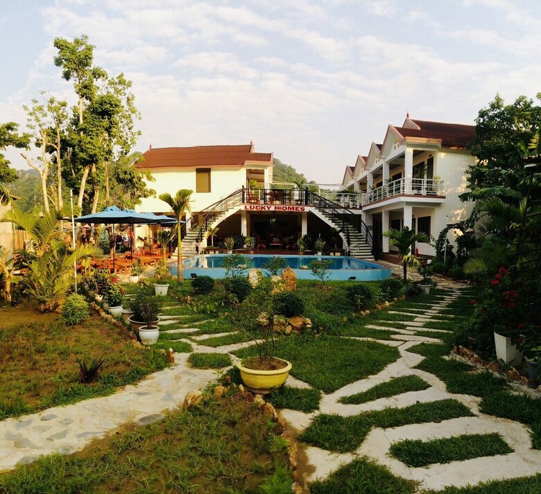 Hotel Lucky Homes
