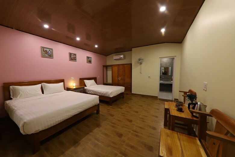Hotel Lucky Homes