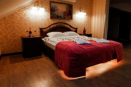 Golden House Hotel