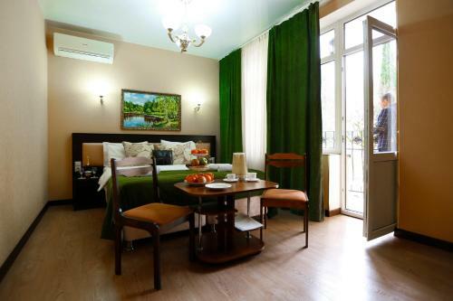 Golden House Hotel