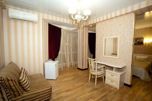 Golden House Hotel