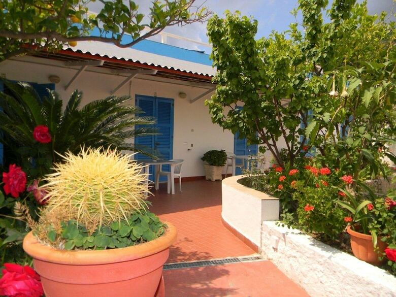 Hotel Casa Adolfo Ischia
