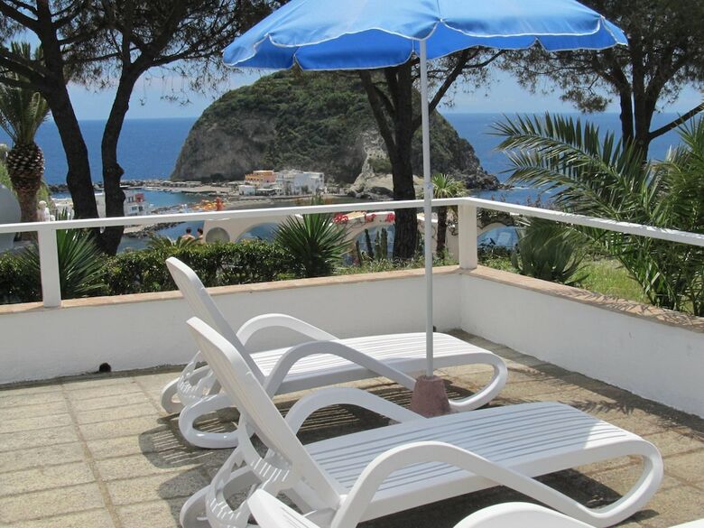 Hotel Casa Adolfo Ischia