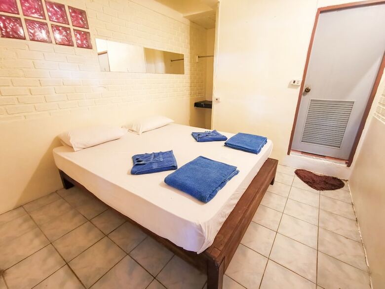 Hostal Jaya Hostel - Adults Only