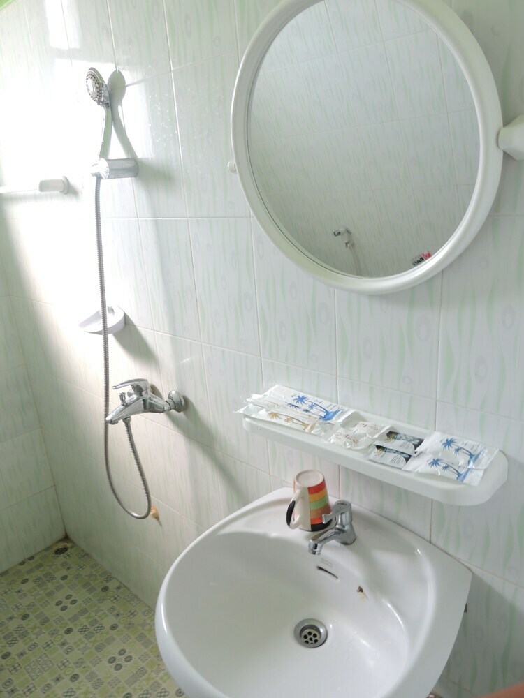 Nay Chi Linn Hotel