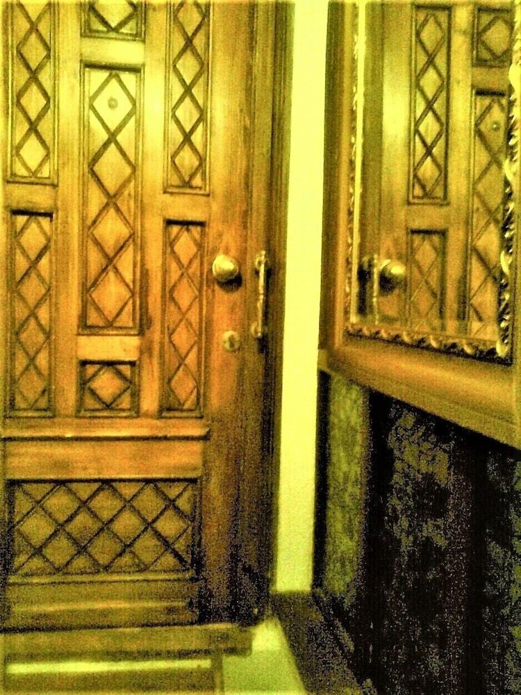 Hotel Leyla Guesthouse Castel