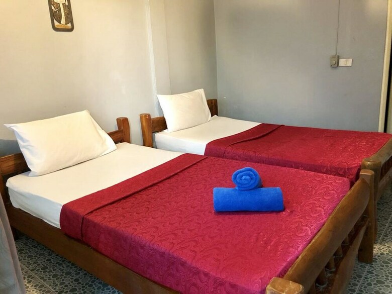 Hostal Sea Garden Hostels