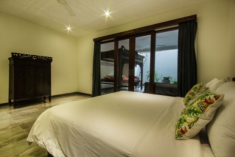 Villa Rainbow Runner