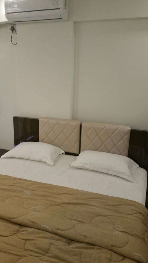 Arista Service Apartments Andheri