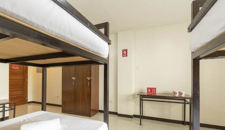 Hotel Zen Rooms 10th Ave Cubao