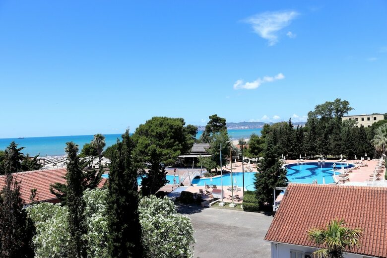 Hotel Tropikal Resort