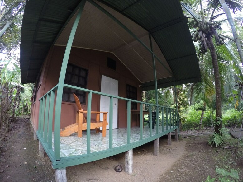 Bed & Breakfast Jonny's Cabins Drake Day