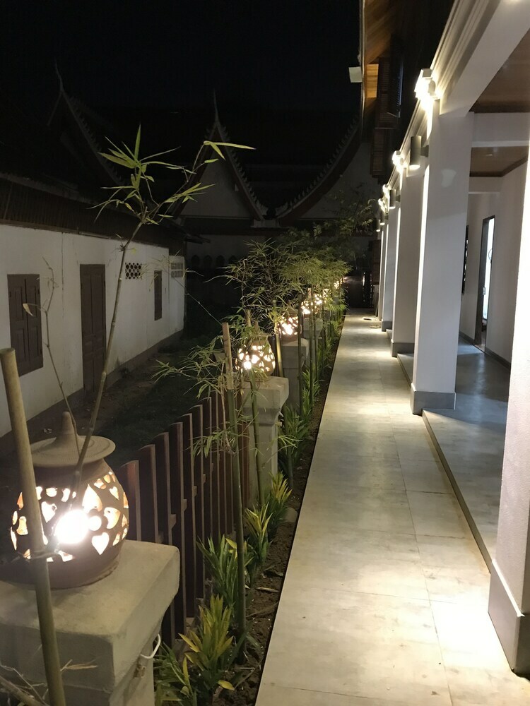 Wisdom Mystery Hotel